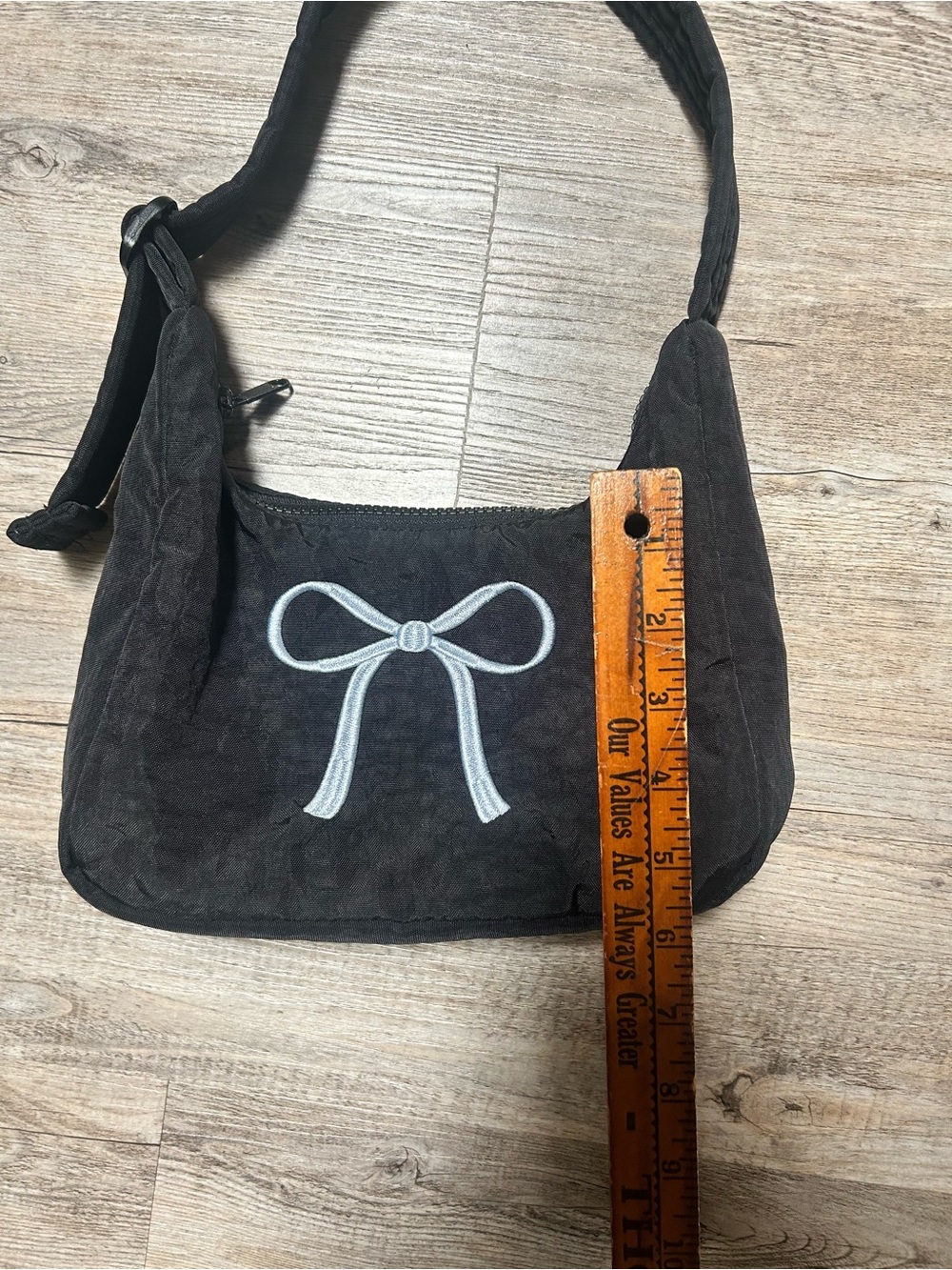 Baggu UO blue embroidered RIBBON 🎀 Mini Shoulder Bag BLACK Limited Edition! - Picture 2 of 7